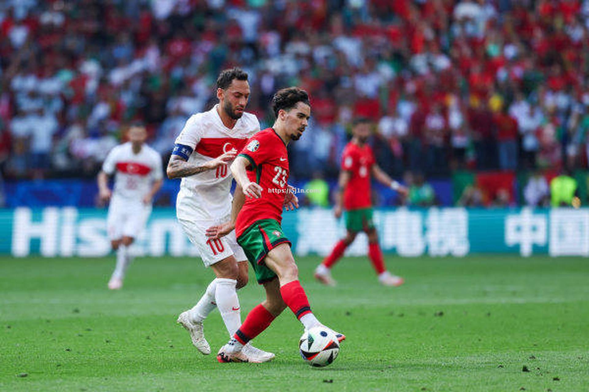 葡萄牙球队在关键比赛中实力横扫对手 葡萄牙球队在关键比赛中实力横扫对手