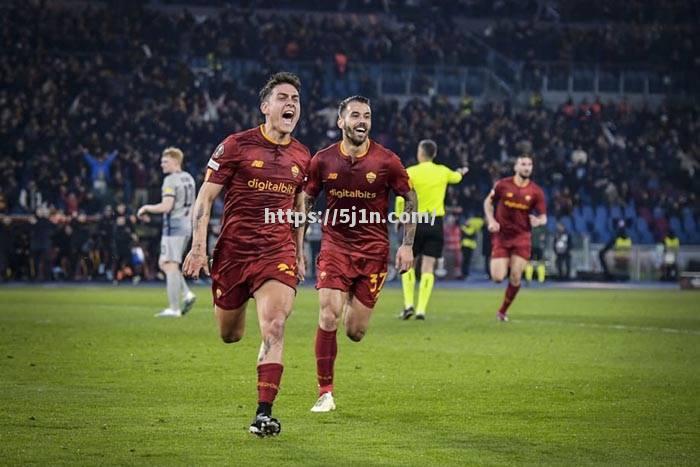 罗马惊险晋级淘汰赛