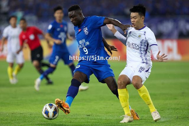 越南球队在亚冠赛场上惊险获胜! 越南球队在亚冠赛场上惊险获胜!