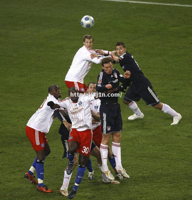 汉堡队员表现出色，帮助球队获胜