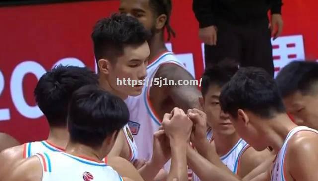 湖北队冷静应对，突破对手防线