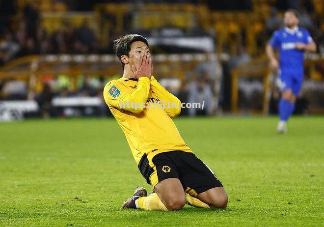 狼队遭遇尴尬连败,保级形势日益危急 狼队遭遇尴尬连败,保级形势日益危急